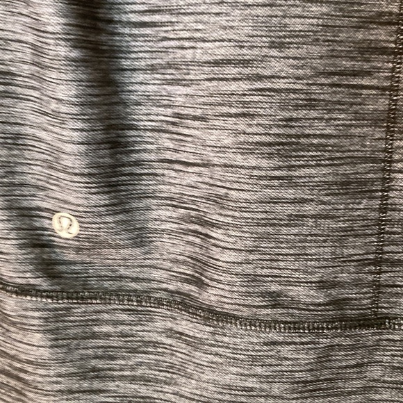 Lululemon zipper jacket size 6 - Picture 8 of 9